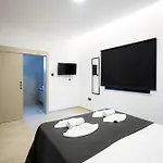 Mrp Villa, Villa