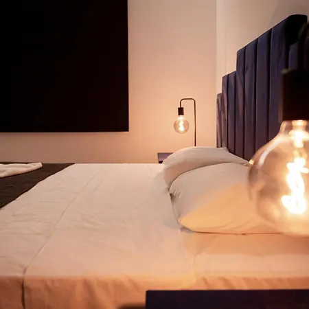 וילה Mrp Villa, פאראלימני