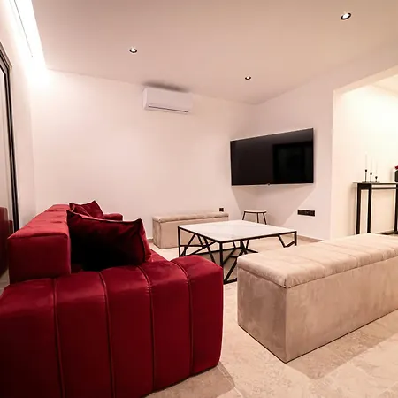 Mrp Villa, Villa *