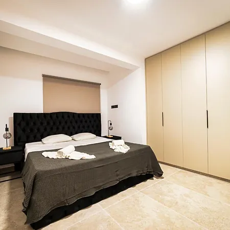 Villa Mrp Villa, *