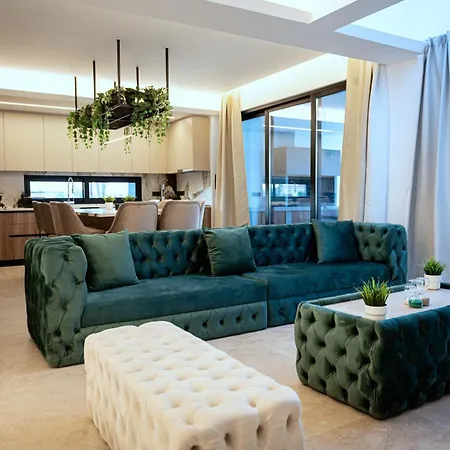 Mrp Villa, Villa Paralimni