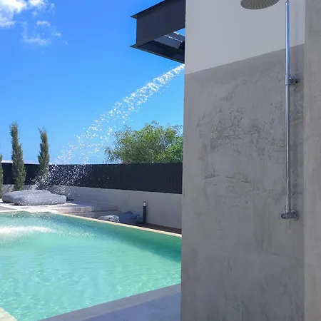 Mrp Villa, * 帕拉利米尼
