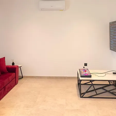 Mrp Villa, Villa