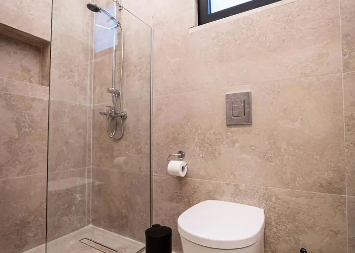 Mrp Villa, * Paralimni